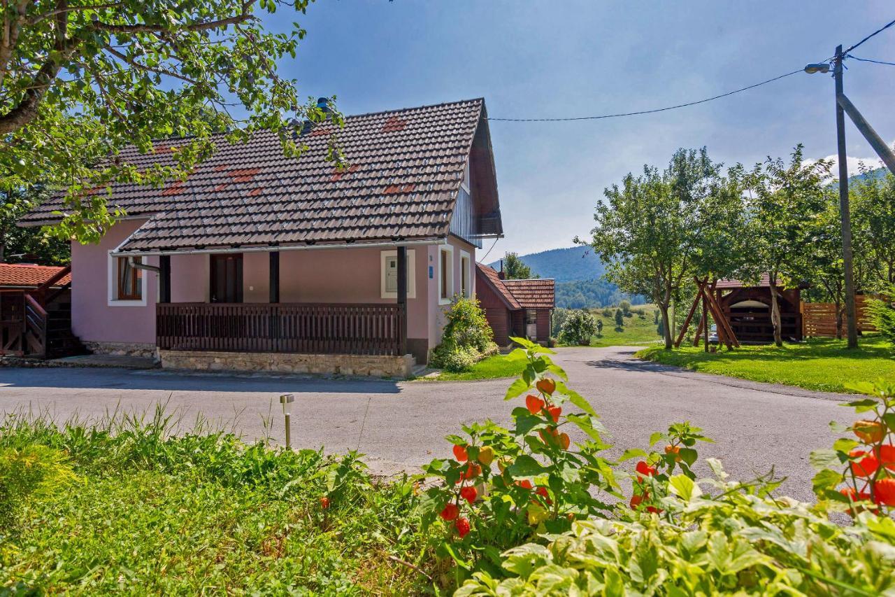 Andrea In Sertic Poljana - Haus Fuer 6 Personen Plitvička Jezera Exterior foto