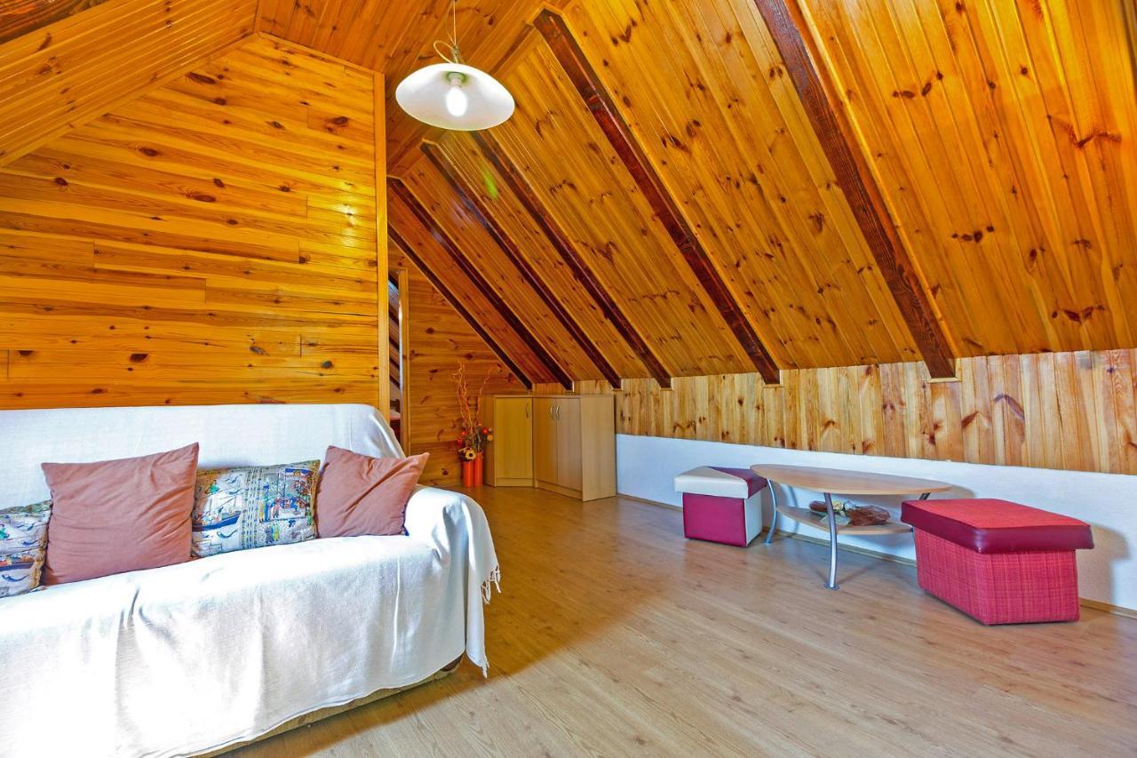 Andrea In Sertic Poljana - Haus Fuer 6 Personen Plitvička Jezera Exterior foto